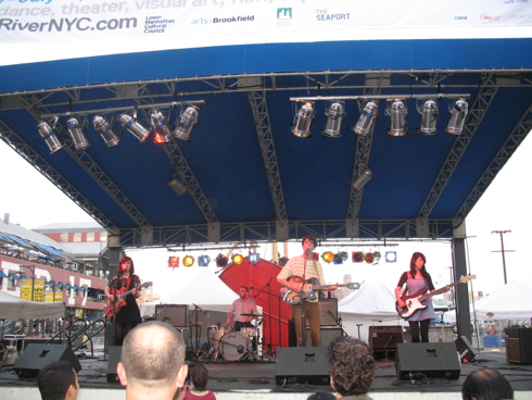 Roxanne Clifford, Patrick Doyle, James Hoare & Marion Herbain Veronica Falls @ South Street Seaport